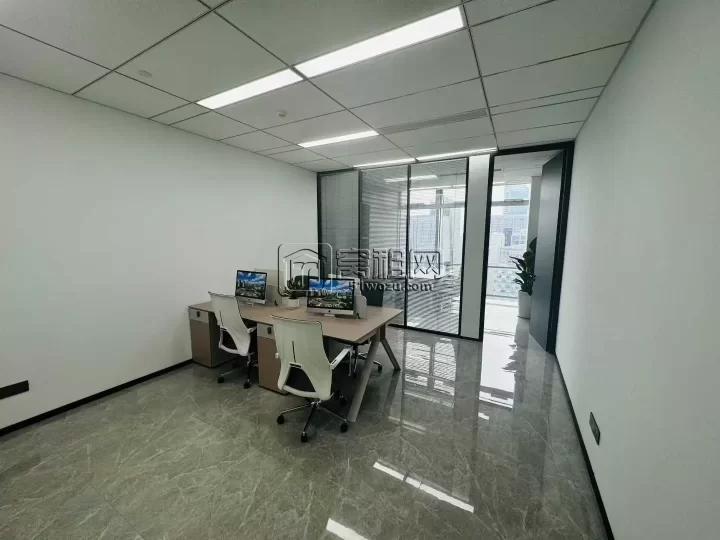 中国铁建大厦65平全新装修 带家具出租