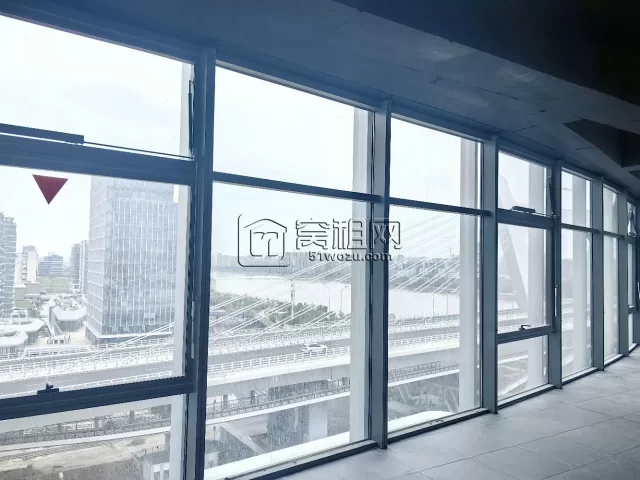 宁波大学附近宝龙中心251平超高得房率：74%办公室出租