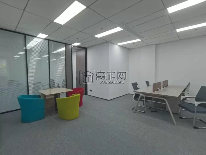 和丰创意广场198.8平，特价1元一平
