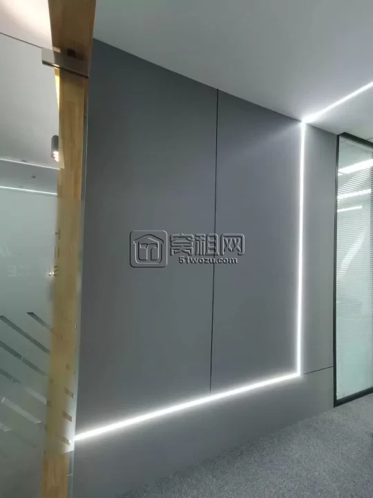和丰创意广场198.8平，特价1元一平
