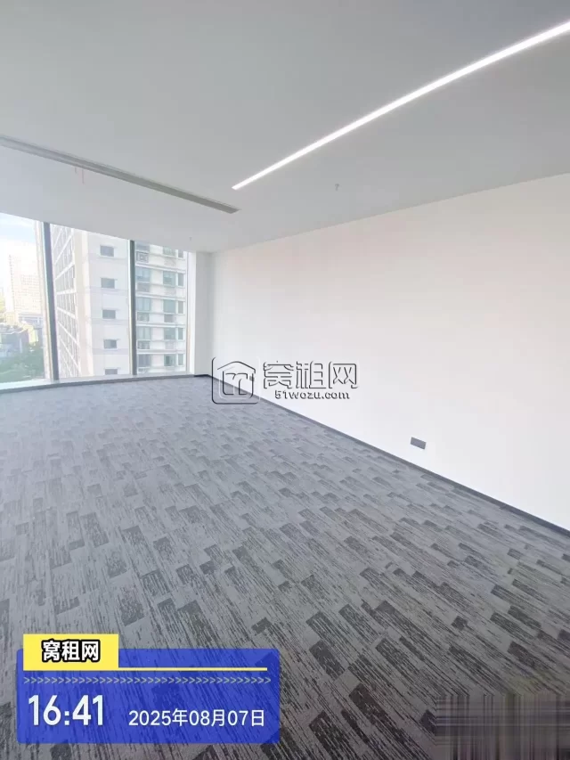 宁波香格里拉酒店隔壁写字楼新世界宁云中心215平米精装修办公出租