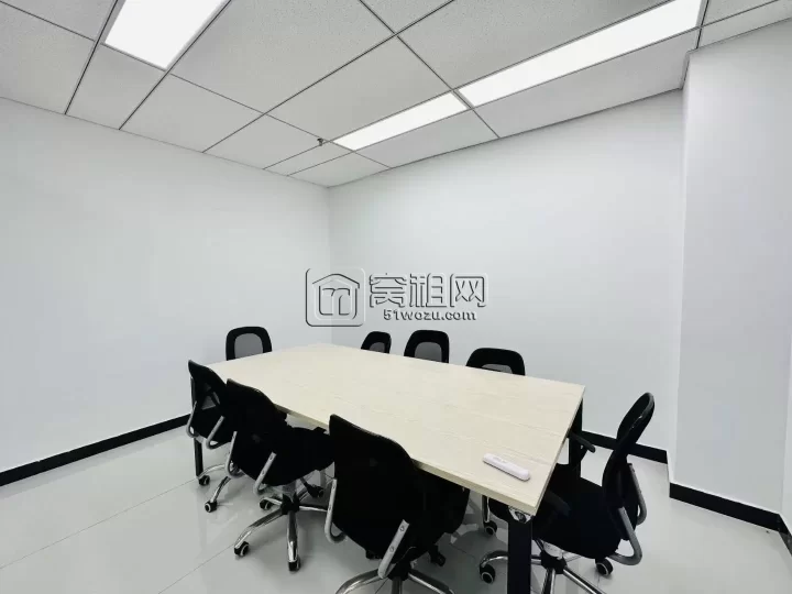 奥克斯中央大厦 212平方   3隔间 带全套家具 一口价1.29/平/天 现状交付