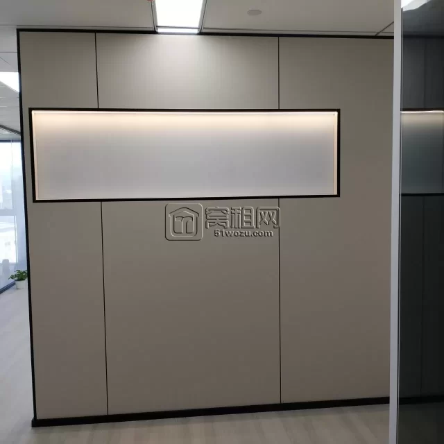 宁波南部商务区周边金东大厦122平，带办公家具，朝北，物业费6.8元/平米/月