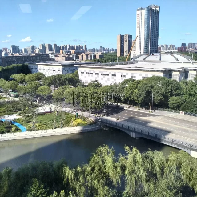 宁波南部商务区周边金东大厦122平，带办公家具，朝北，物业费6.8元/平米/月