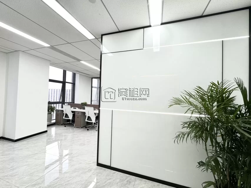环领未来大楼出租面积125平 双面采光 形象墙 2隔间 单价1.55元/平米/天