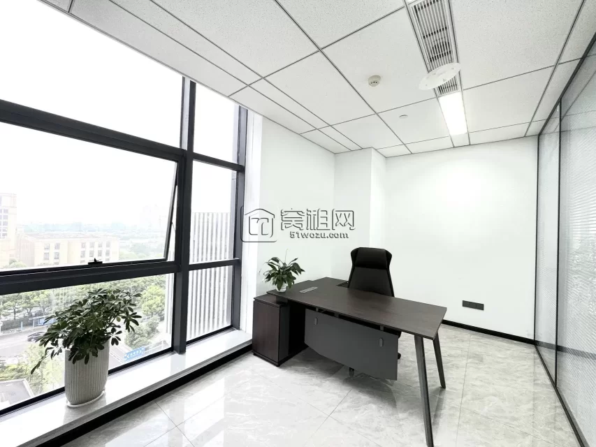 环领未来大楼出租面积125平 双面采光 形象墙 2隔间 单价1.55元/平米/天