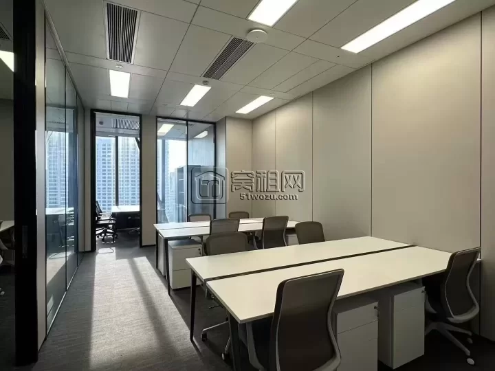 三江口宁波塔115左右户型  精装带家具，租金包物业，2隔间，8-10人工位，朝江景