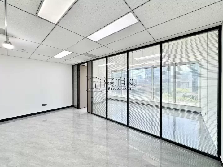 南苑环球五星级酒店朝南88平米双地铁交汇出租5800元/月，室内预留水源接口