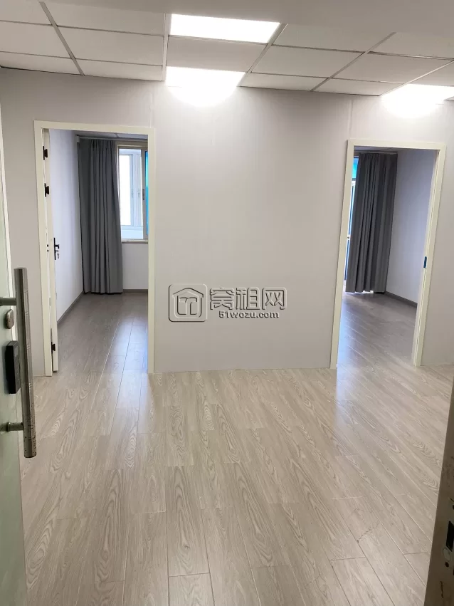 百丈大厦办公室出租，建筑面积66.76㎡，租金2000元/月