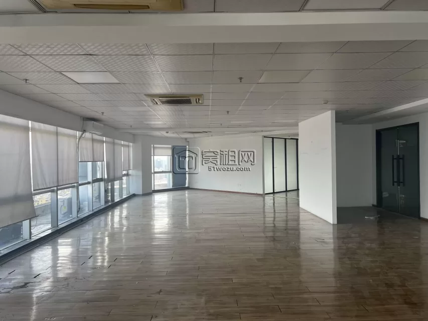 宁波彩虹南路11号嘉汇国贸整层出租，出租面积625.3平米，出租价格1.3元