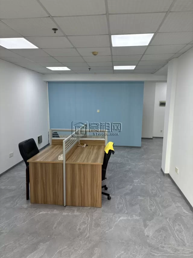 东方商务中心4号线矮柳站地铁口107平方独立卫生间朝南租金3600元一月
