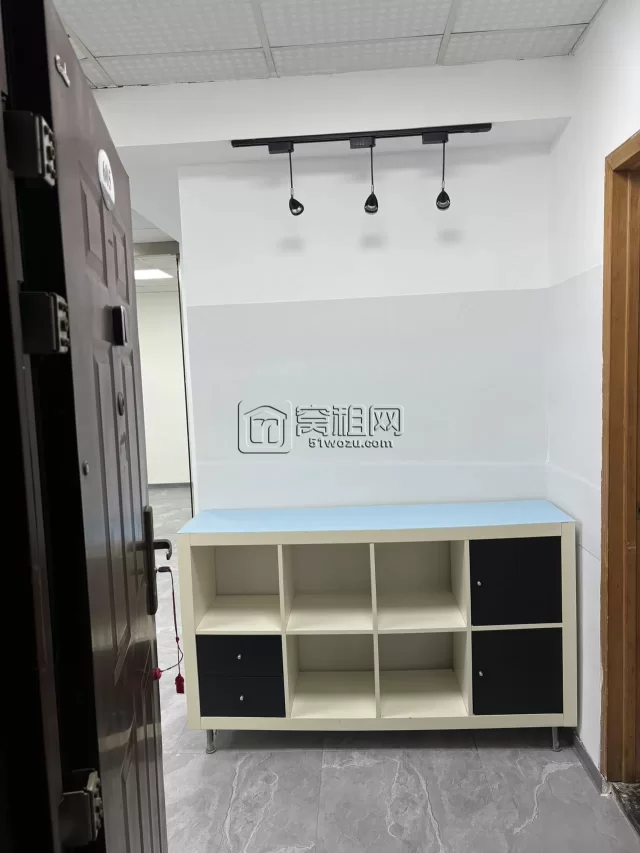 东方商务中心4号线矮柳站地铁口107平方独立卫生间朝南租金3600元一月