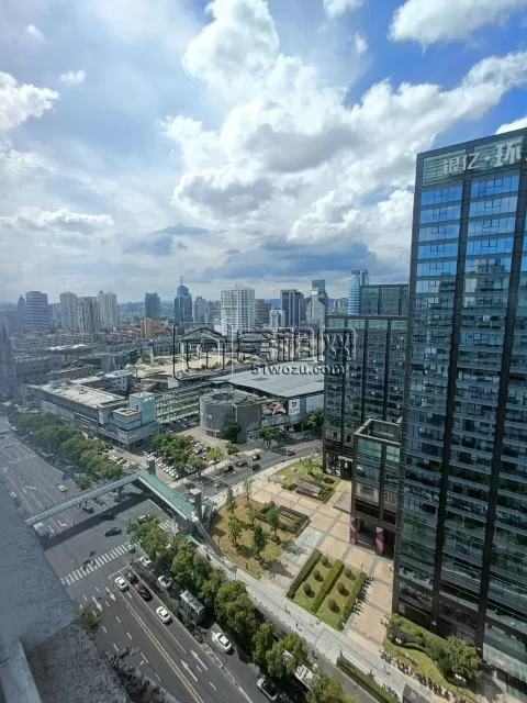 海曙天一灵桥广场 新精装110平 2隔间江景办公 大阳台休闲出租4200元