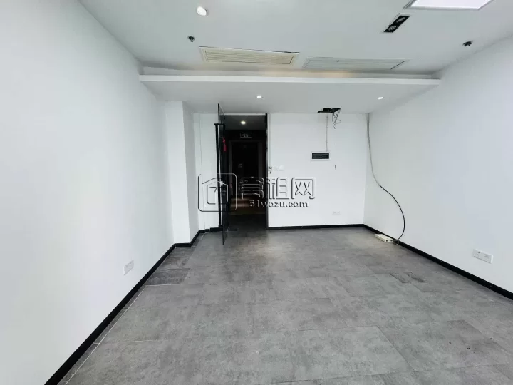 高新区翡翠湾3号楼华伟大厦，朝南60平，特价2000，来谈就租啦