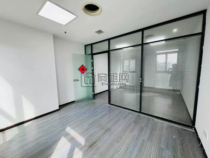 高新区翡翠湾3号楼华伟大厦，朝南60平，特价2000，来谈就租啦