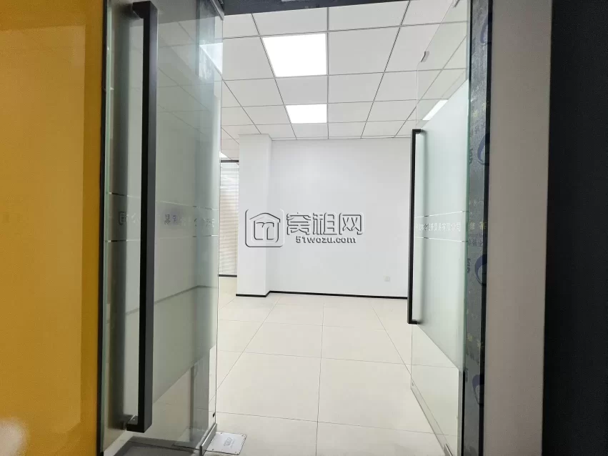 亿天直播园区出租4个直播间（办公室）加一个公区出租面积280平米