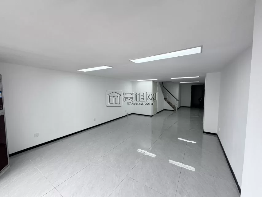 宁波海曙华联大厦南面写字楼世贸中心出租72平米复式3300元/月