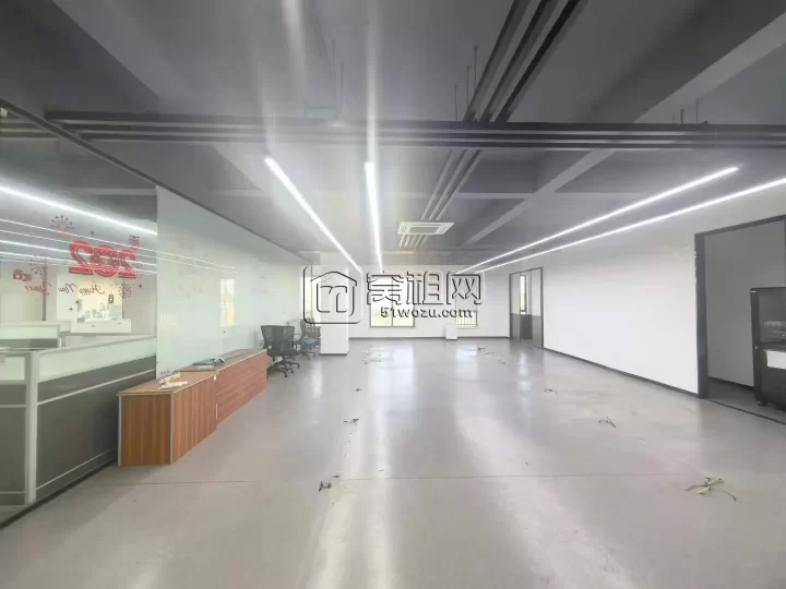 海曙机场附近整层480平精装办公室房东直租8毛