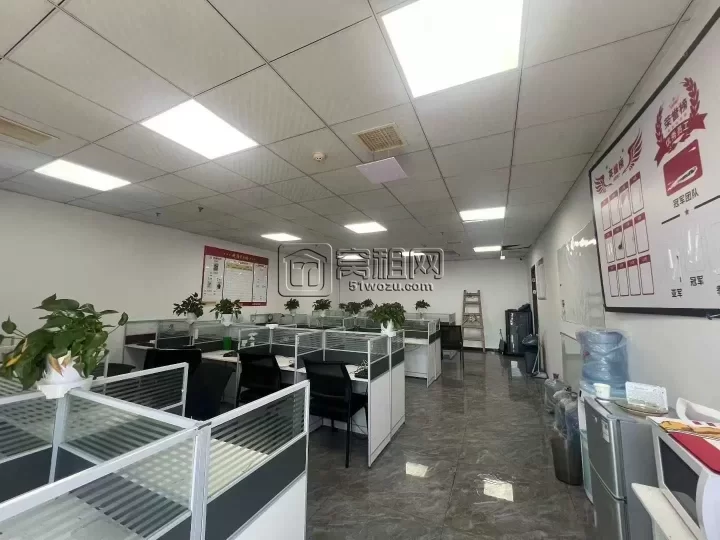 名汇东方温州银行大厦 高楼层出租 电梯口朝南 305平方办公楼