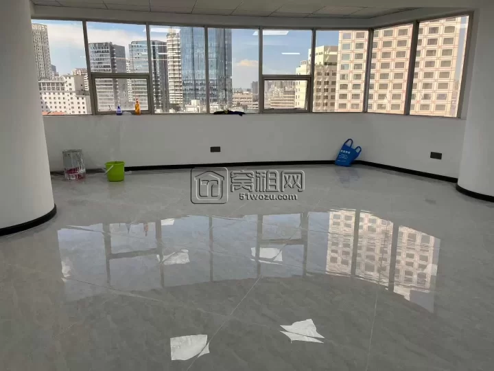 百丈路嘉汇国贸中心对面富豪大厦73平米全新办公室2900元/月