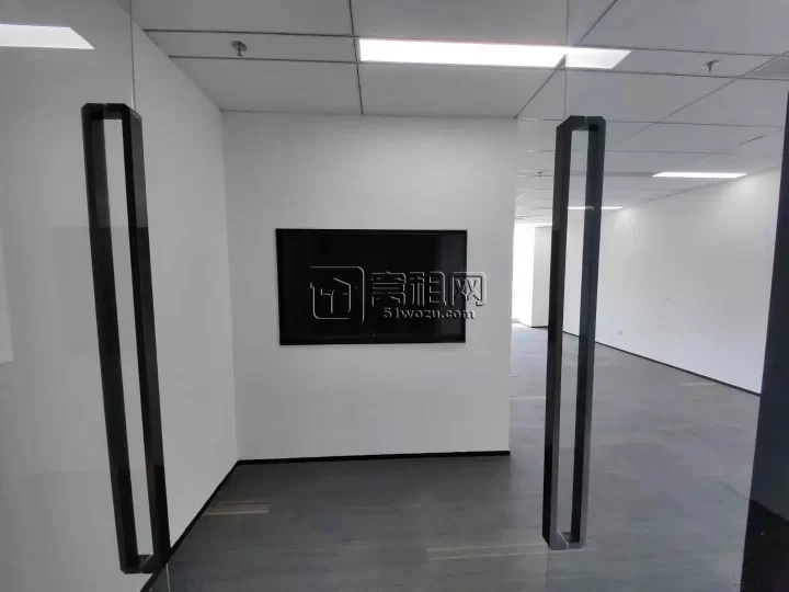 鄞州区核心地块  恒创中心 152平 2隔间 东南朝向 
