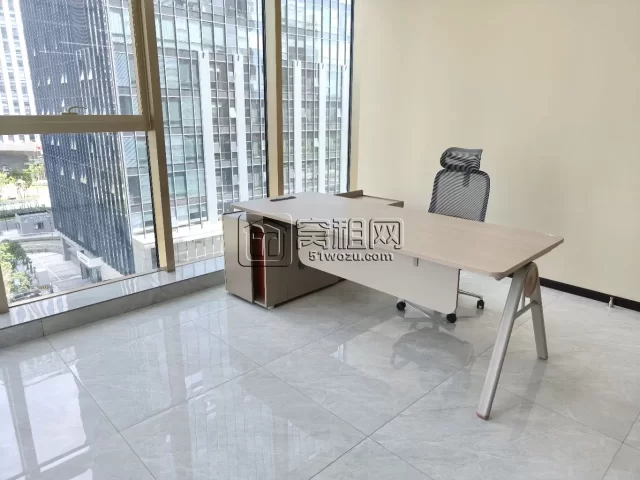 凌云大厦165平精装带全套家具7800元/月