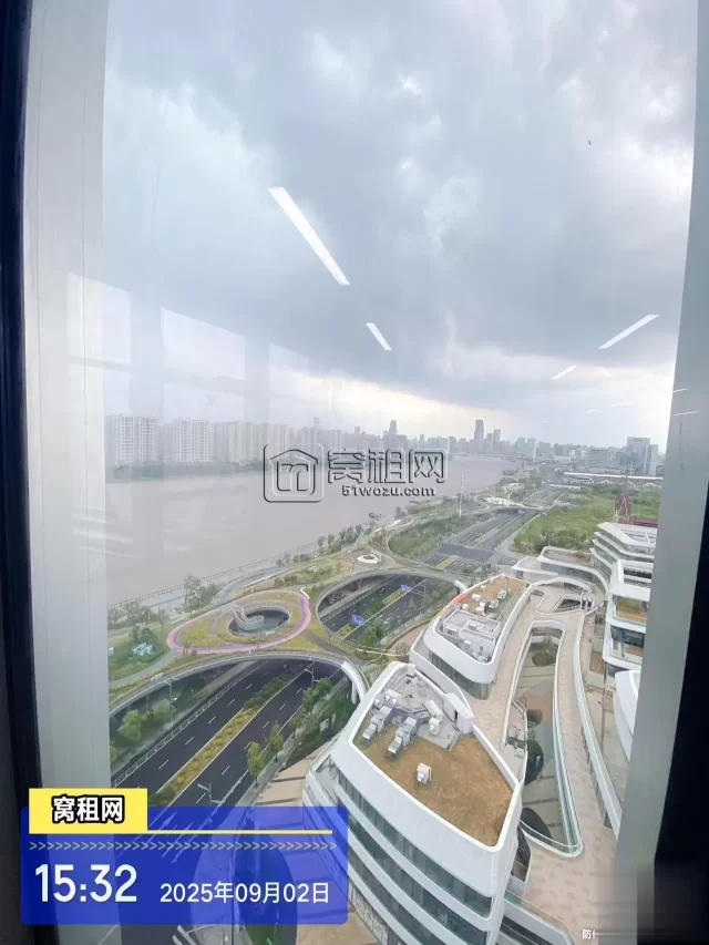 宝龙中心