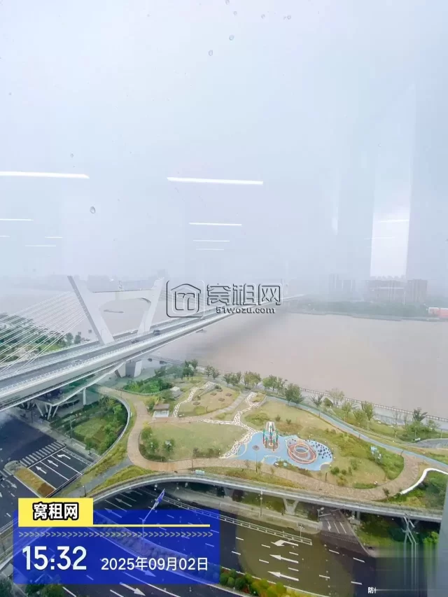 宝龙中心