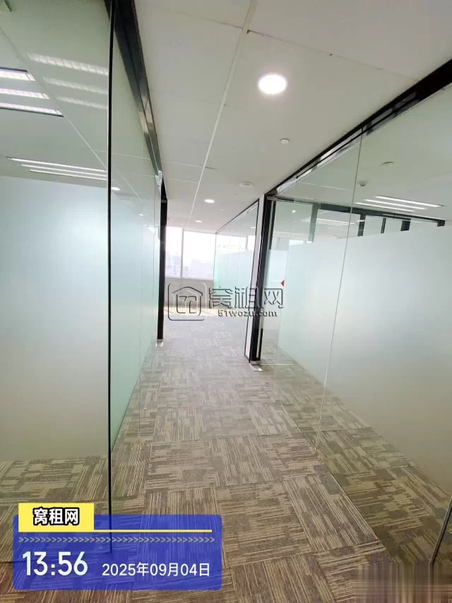 宁波地铁2号线和7号线地铁口来福士大厦129平米写字楼租赁单价4元/平米/天