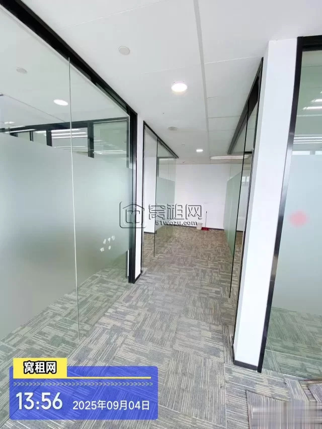 宁波地铁2号线和7号线地铁口来福士大厦129平米写字楼租赁单价4元/平米/天