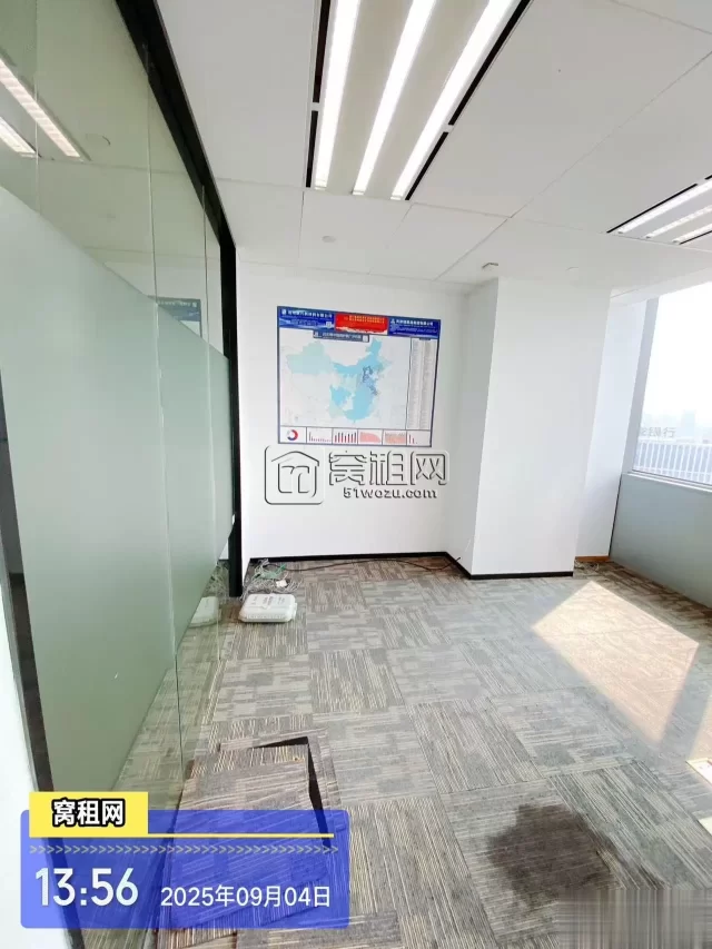 宁波地铁2号线和7号线地铁口来福士大厦129平米写字楼租赁单价4元/平米/天