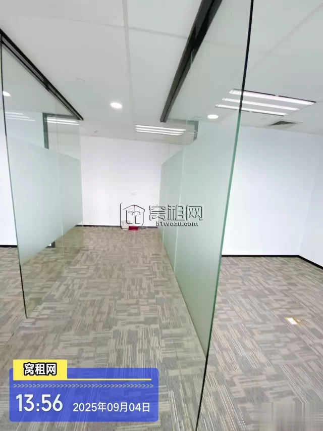 宁波地铁2号线和7号线地铁口来福士大厦129平米写字楼租赁单价4元/平米/天