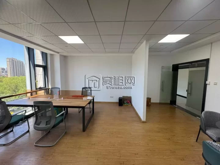 宁波鄞州滨江一期写字楼出租朝南特价85平方 年租金60606元