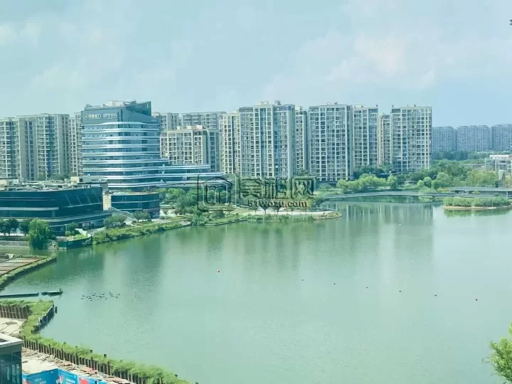 宁波星湖湾带水源办公室出租108平方 看湖景 2➕1格局 全套家具 7号线湾头站直达