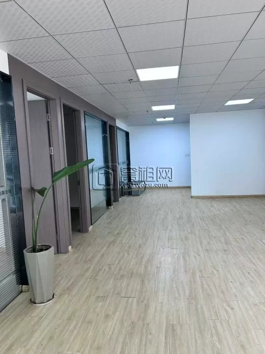 宁波性价比高的园区出租179.6平，单价1块，朝南