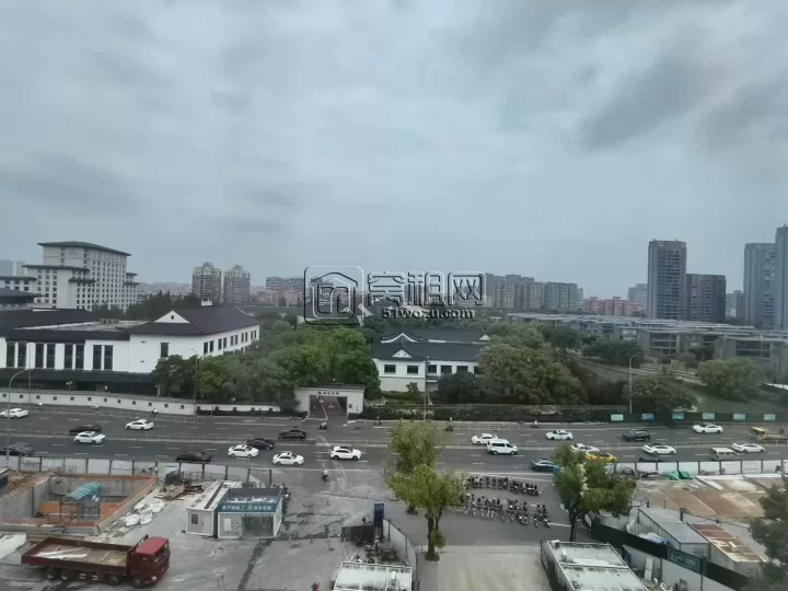 海曙区宁波工程学院附近BOBO国际全新装修含税 办公室出租面积500平米