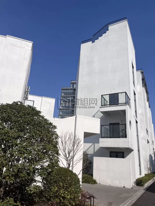 江北洪塘爱租独栋商业别墅，400平可隔800平，租金1.20元/平/天
