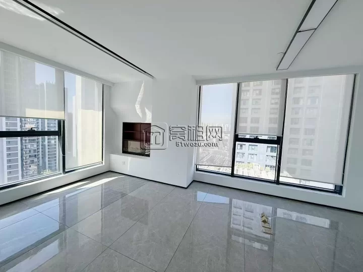 宁波潘火写字楼和荣大厦272方最新房源，单价1.65，采光极佳，有总经理办公室、财务室
