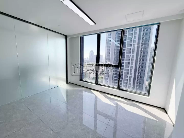 宁波潘火写字楼和荣大厦272方最新房源，单价1.65，采光极佳，有总经理办公室、财务室