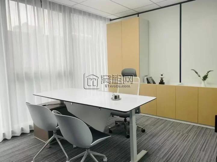 宁波新城国际300平米精装修朝南办公室出租