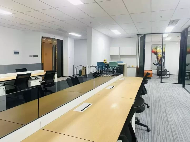 宁波新城国际300平米精装修朝南办公室出租