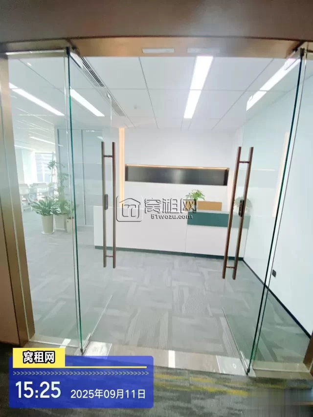 宁波奉化地铁口金茂大厦258平米办公室精装修出租单价9毛