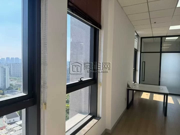 鄞州区滨江二期办公室出租80平方米新装修小户型 东南朝向，视野开阔