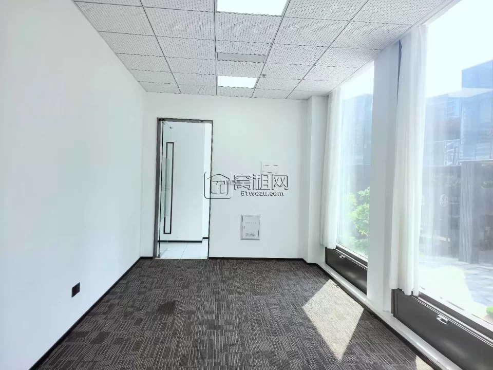 江北前洋地铁站口万科云谷中心小户型58平写字楼出租
