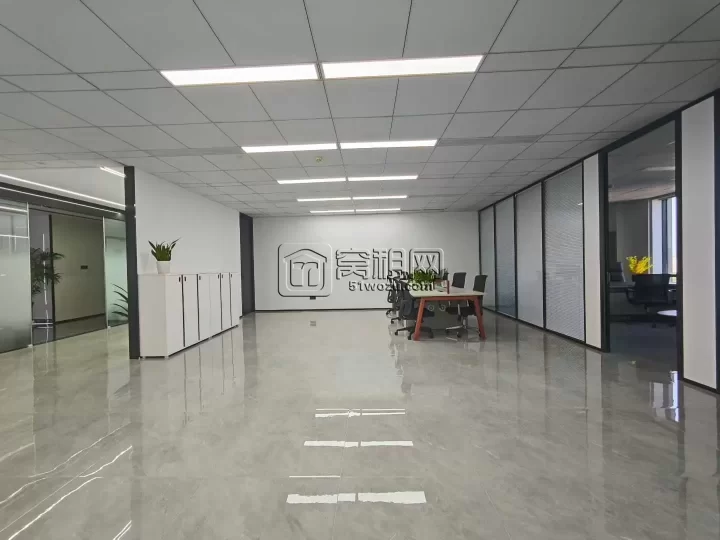 宁波研发园大厦电梯口，面积240，精装修带家具出租