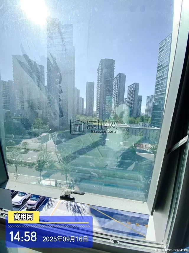 宁波江北万达广场附近鸿辰中心停车收费标准多少？