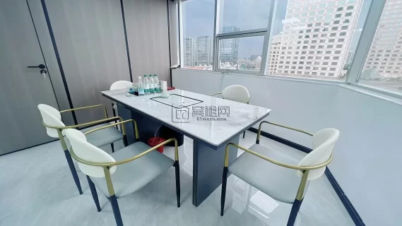 鄞州区百丈东路37号富豪大厦108平写字楼出租4600/月全新精装修 电梯口