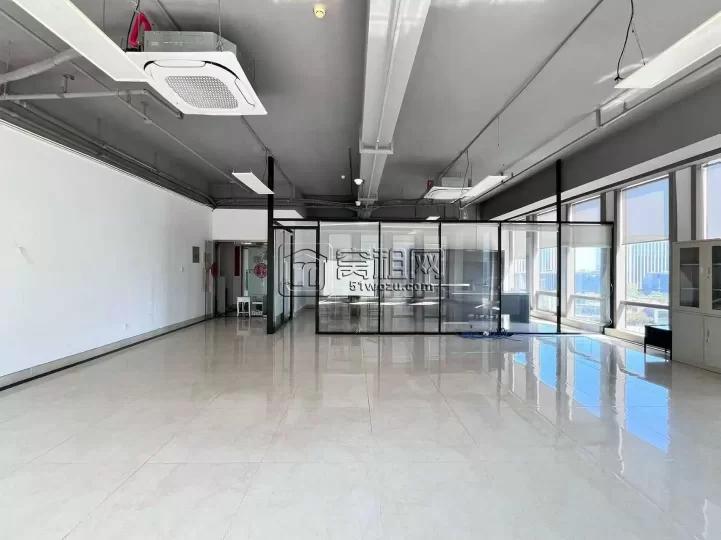 出租宁波智慧园  308平东南朝向，价格1.4元/平/天