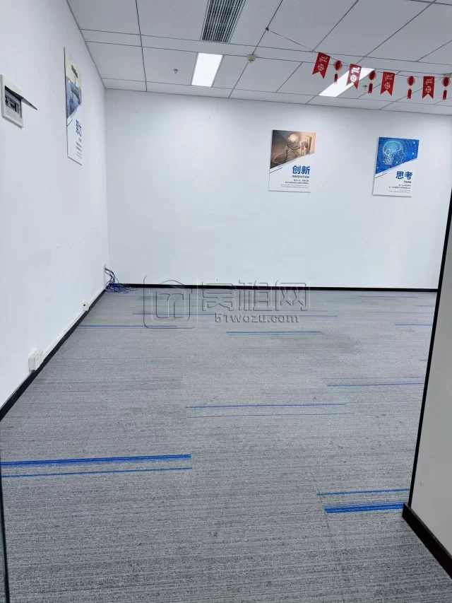 宁波环合中心1号楼出租，面积207平米，朝向西，带三个隔间办公室