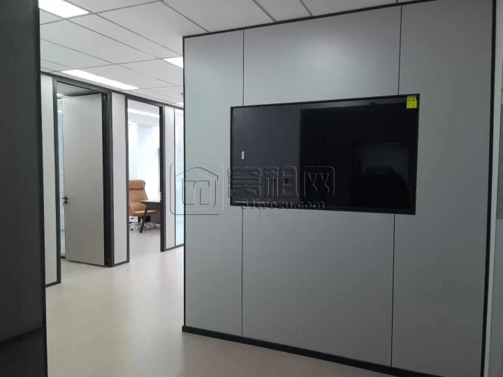 东部新城写字楼环合中心 ​100平精装配置全套家具出租